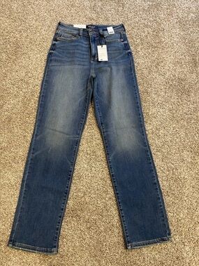 Womens Judy Blue High Rise Straight Leg Jeans, 5/27, New with tags, medium wash